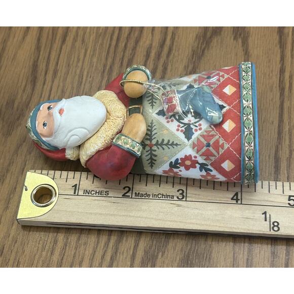 Hallmark Keepsake Ornament Santas from Around the World United States 2004 - 2A - Picture 10 of 11